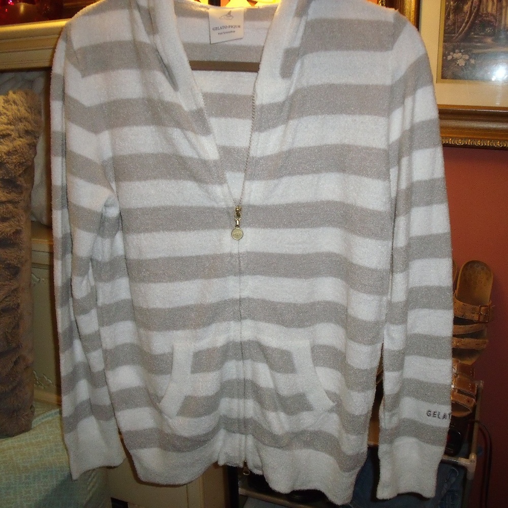 GELATO PIQUE SMALL HOODIE JAPAN NWT $130
